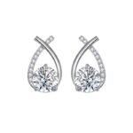 Four-pronged diamond earrings